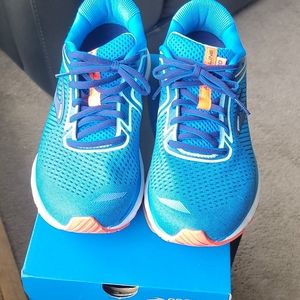 Brooks Adrenaline 20 Women's size 9
